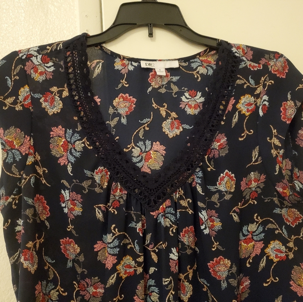 Blouse - Picture 2 of 2
